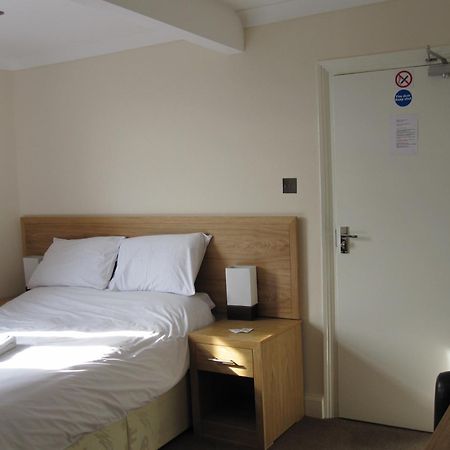 Clifton Lodge Hotel High Wycombe Ngoại thất bức ảnh