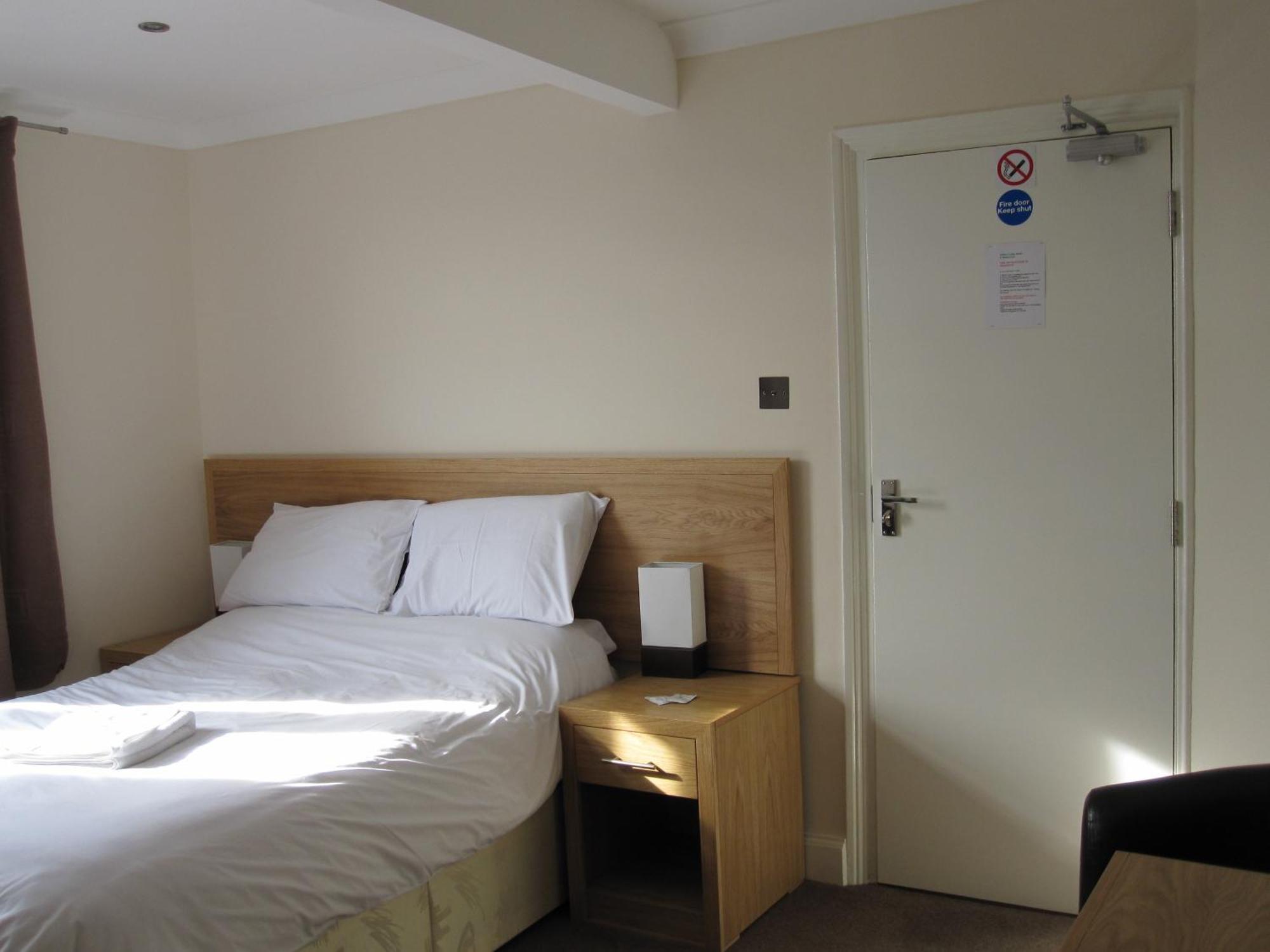 Clifton Lodge Hotel High Wycombe Ngoại thất bức ảnh