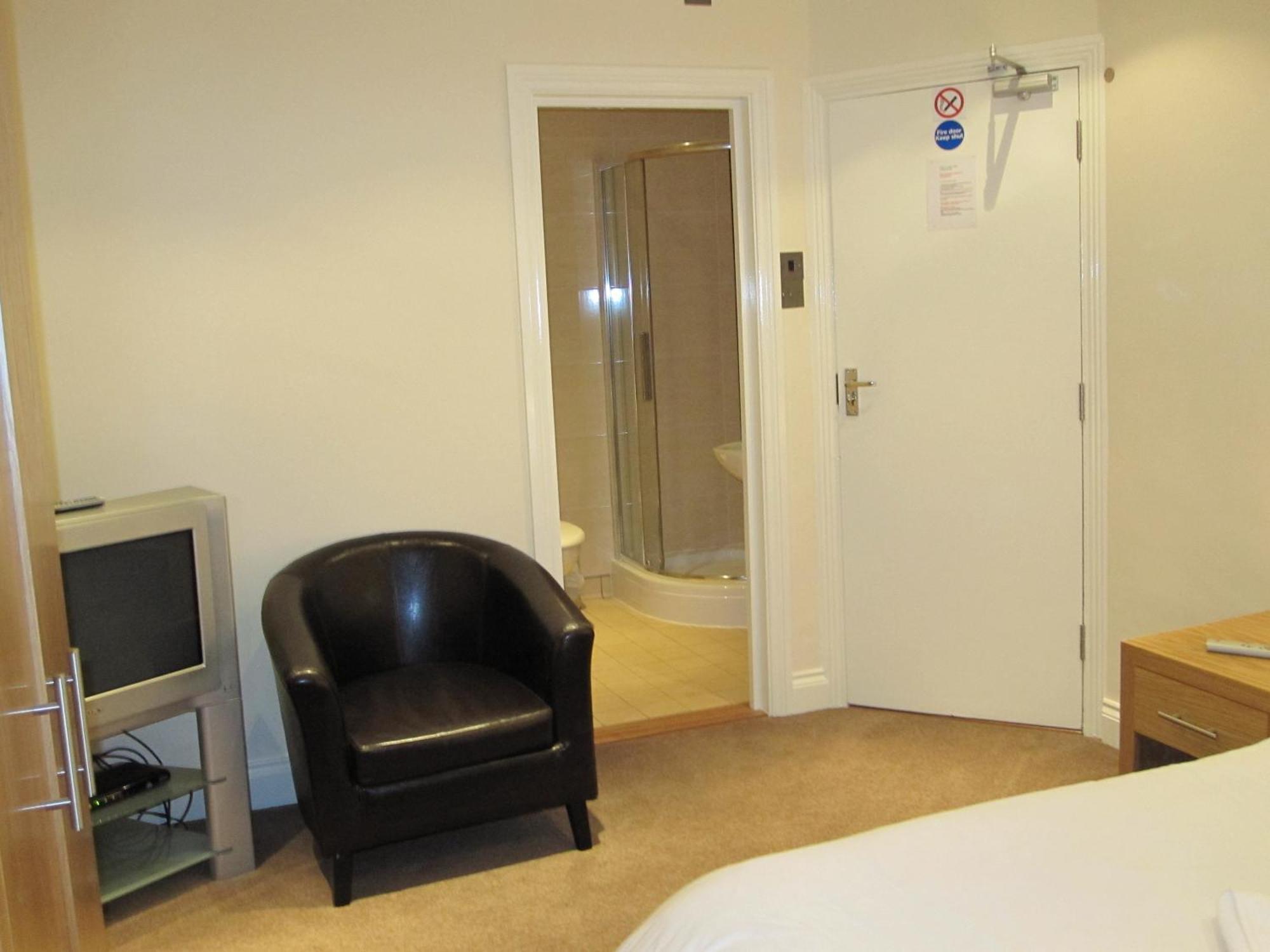 Clifton Lodge Hotel High Wycombe Ngoại thất bức ảnh
