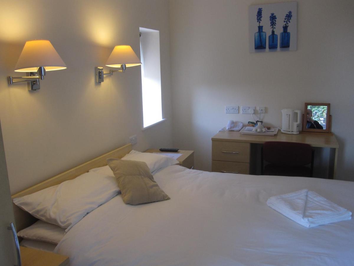 Clifton Lodge Hotel High Wycombe Ngoại thất bức ảnh