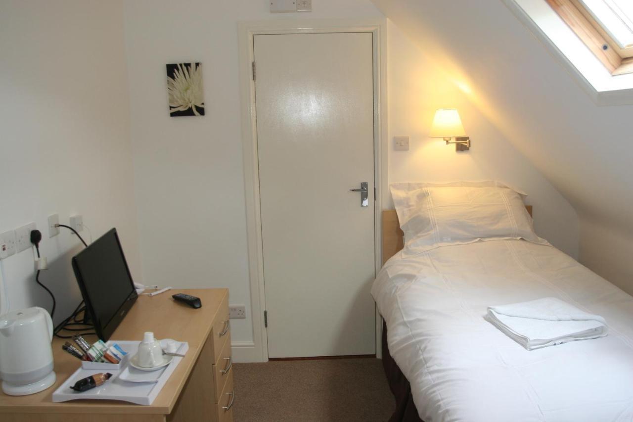 Clifton Lodge Hotel High Wycombe Ngoại thất bức ảnh