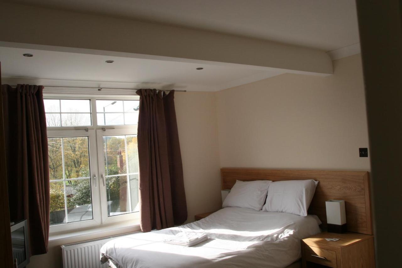 Clifton Lodge Hotel High Wycombe Ngoại thất bức ảnh